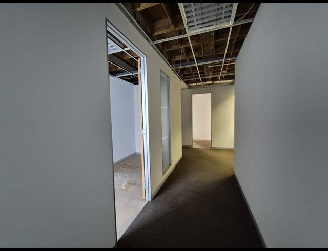 771M² OFFICE TO LET IN CRAIGHALL